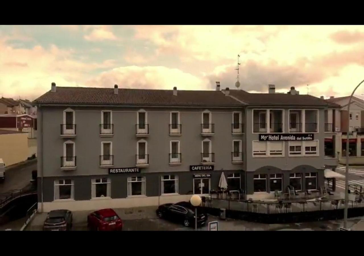Hotel Avenida Del Sotillo La Lastrilla Buitenkant foto
