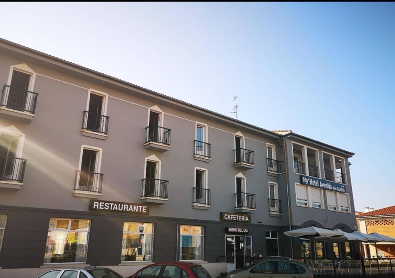 Hotel Avenida Del Sotillo La Lastrilla Buitenkant foto