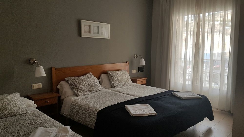 Hotel Avenida Del Sotillo La Lastrilla Buitenkant foto
