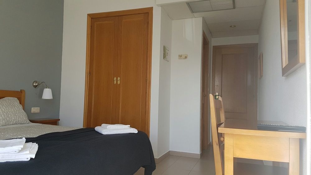 Hotel Avenida Del Sotillo La Lastrilla Buitenkant foto