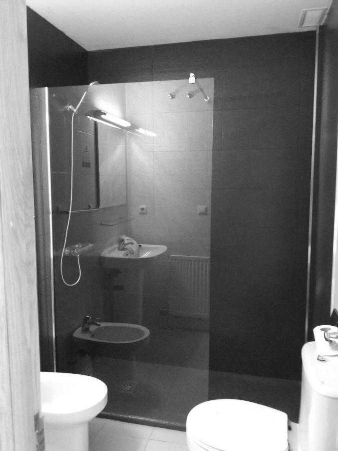 Hotel Avenida Del Sotillo La Lastrilla Buitenkant foto